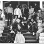 1973年，南瓜屋前廊的圆桌员工.